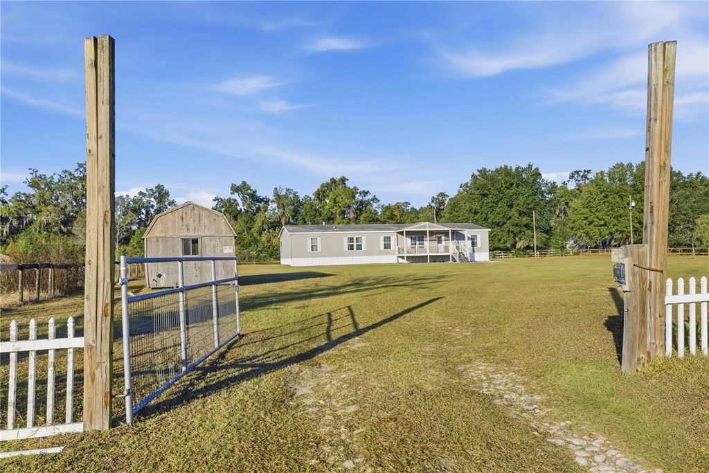 3115 W HIGHWAY 329, Reddick, FL 32686
