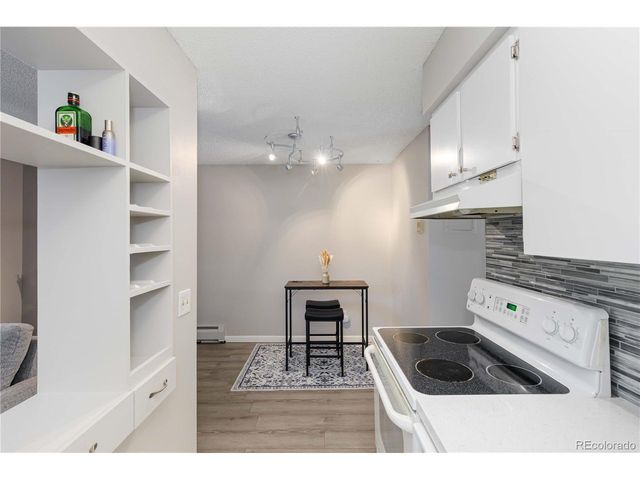 5770 E Warren Ave 213, Denver, CO 80222