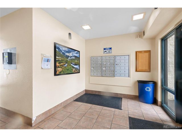 5770 E Warren Ave 213, Denver, CO 80222