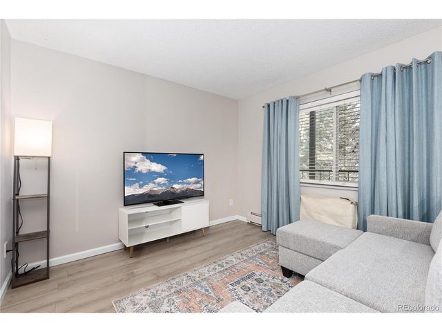 5770 E Warren Ave 213, Denver, CO 80222