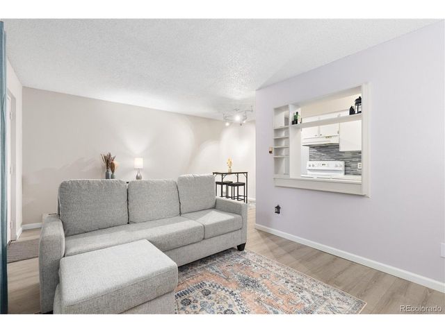 5770 E Warren Ave 213, Denver, CO 80222