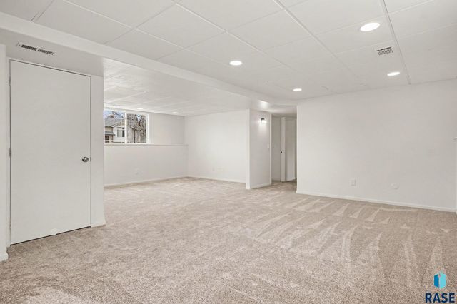 7217 W Strabane St Street, Sioux Falls, SD 57106