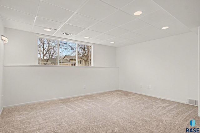 7217 W Strabane St Street, Sioux Falls, SD 57106