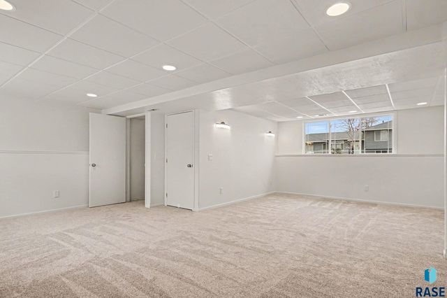 7217 W Strabane St Street, Sioux Falls, SD 57106