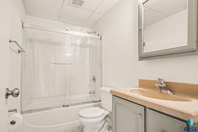 7217 W Strabane St Street, Sioux Falls, SD 57106