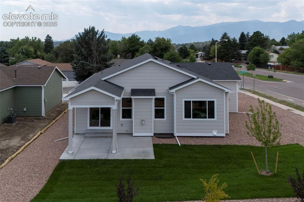 5037 Crestwood Drive, Colorado Springs, CO 80918 — photo 3