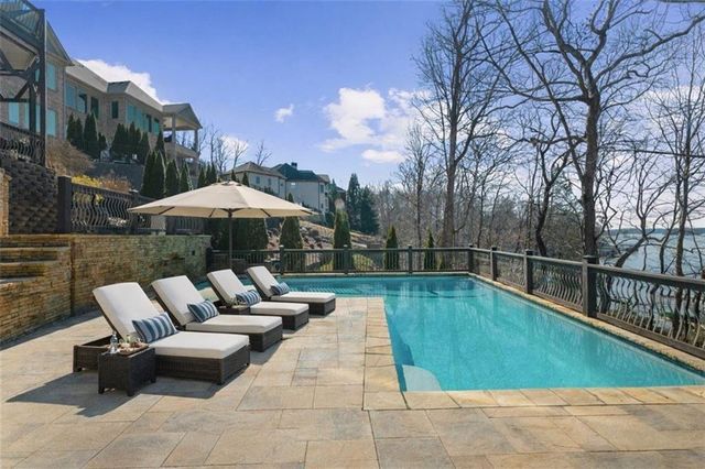 5610 Point West Drive, Oakwood, GA 30566