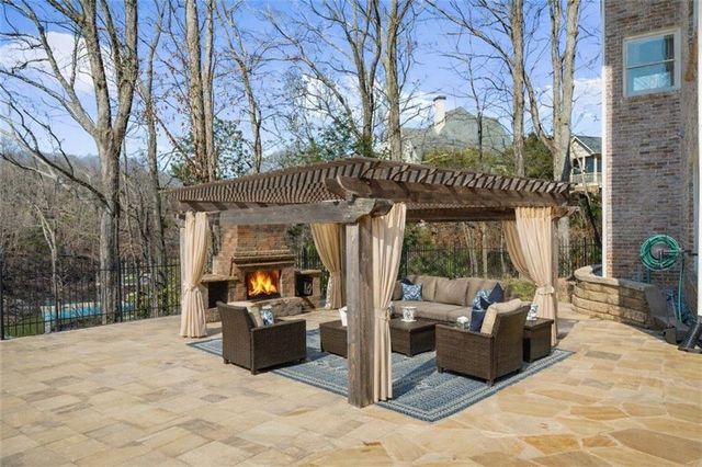 5610 Point West Drive, Oakwood, GA 30566