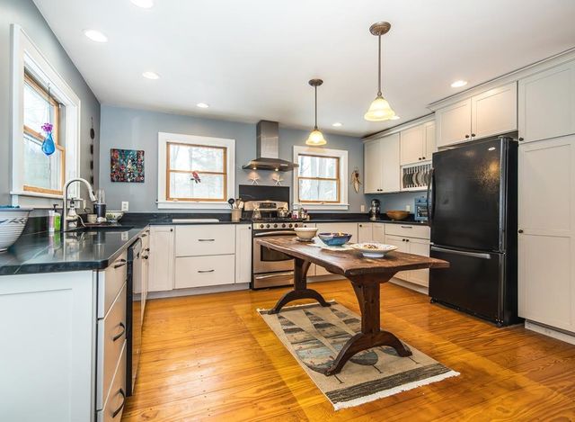 60 Irish Lane, Wallingford, VT 05773