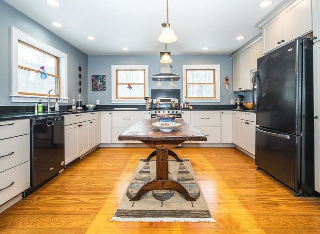 60 Irish Lane, Wallingford, VT 05773