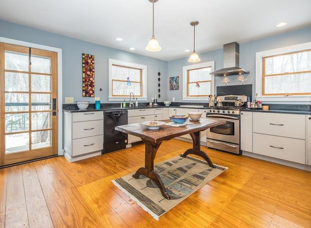 60 Irish Lane, Wallingford, VT 05773