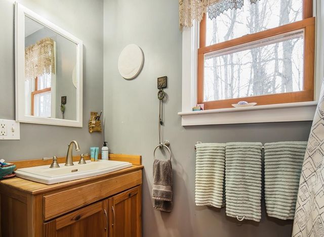 60 Irish Lane, Wallingford, VT 05773