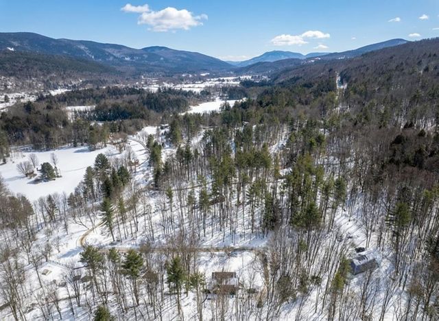 60 Irish Lane, Wallingford, VT 05773