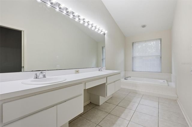 1736 NW 16TH PLACE, Gainesville, FL 32605