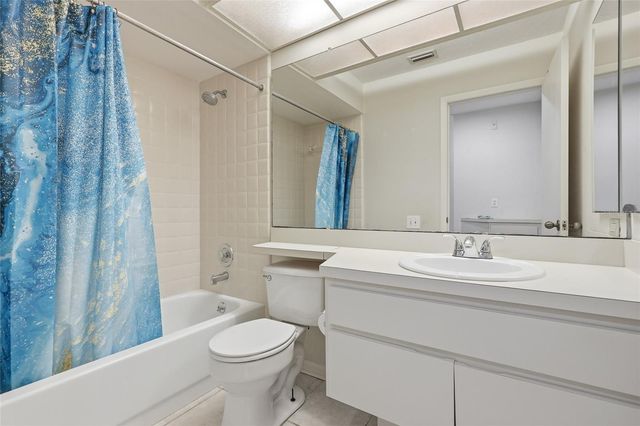 1736 NW 16TH PLACE, Gainesville, FL 32605
