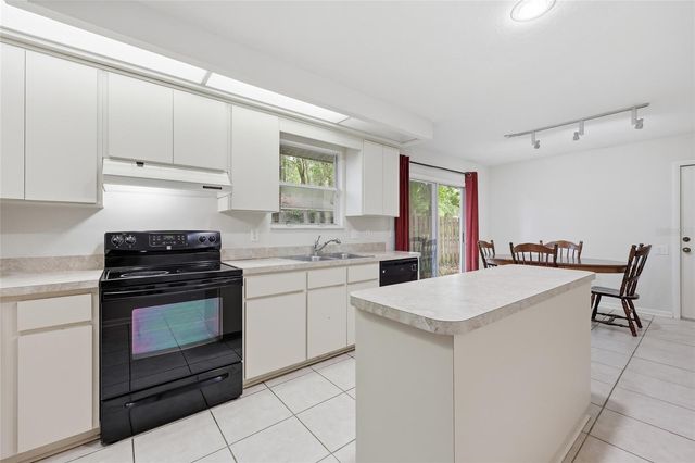 1736 NW 16TH PLACE, Gainesville, FL 32605