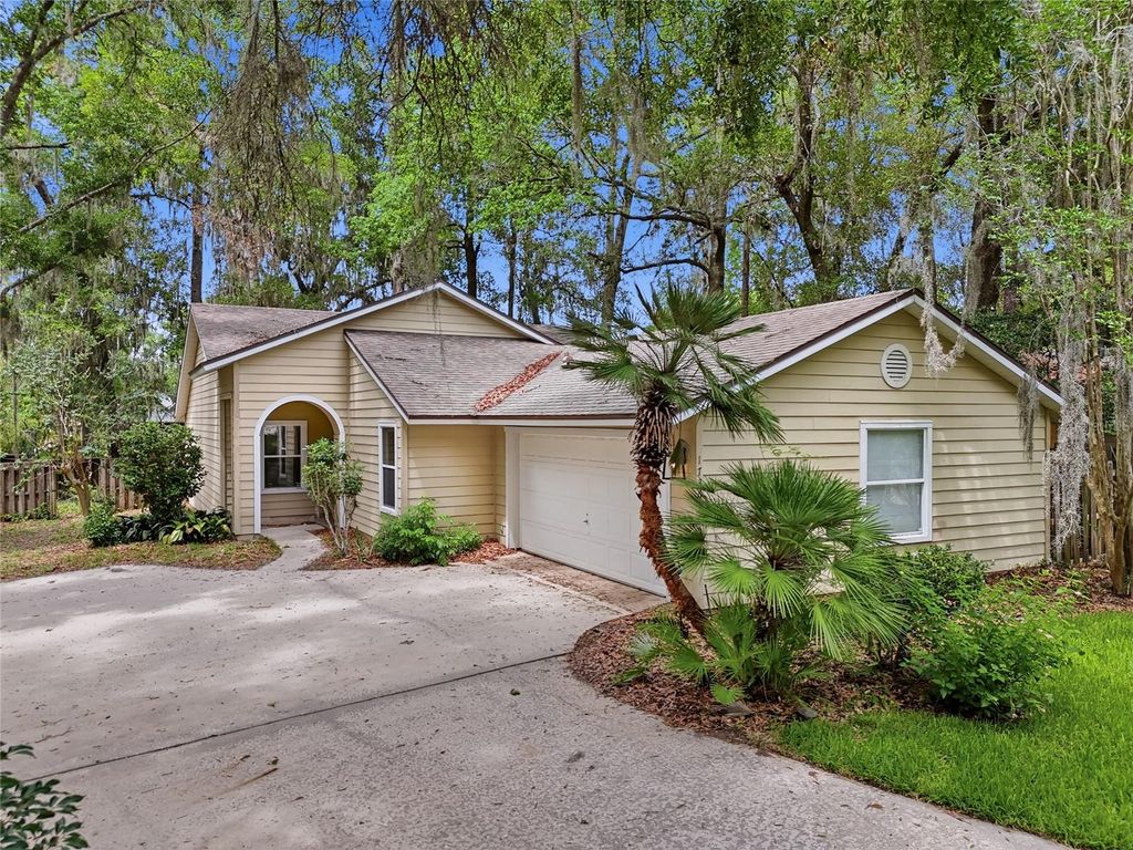 1736 NW 16TH PLACE, Gainesville, FL 32605