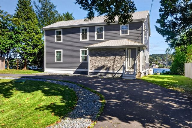 3 Narragansett Boulevard, Portsmouth, RI 02871