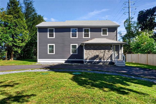 3 Narragansett Boulevard, Portsmouth, RI 02871