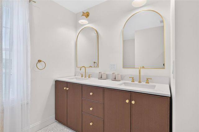 3 Narragansett Boulevard, Portsmouth, RI 02871