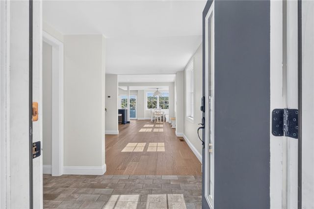 3 Narragansett Boulevard, Portsmouth, RI 02871