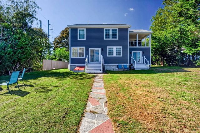 3 Narragansett Boulevard, Portsmouth, RI 02871
