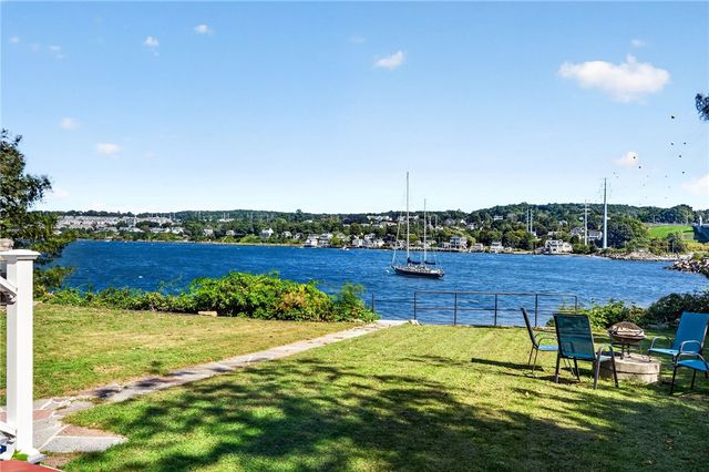 3 Narragansett Boulevard, Portsmouth, RI 02871