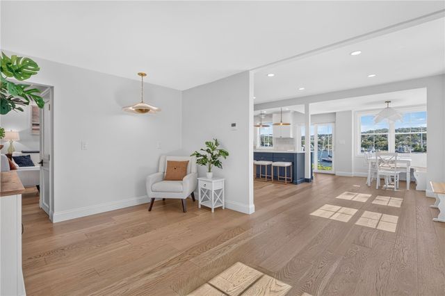 3 Narragansett Boulevard, Portsmouth, RI 02871
