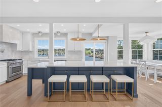 3 Narragansett Boulevard, Portsmouth, RI 02871