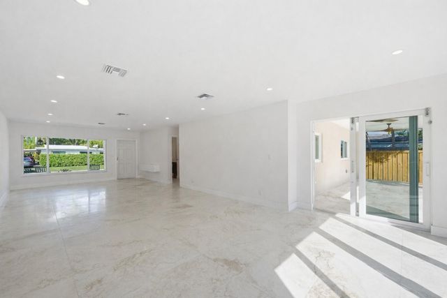 1706 NE 28th Drive, Wilton Manors, FL 33334