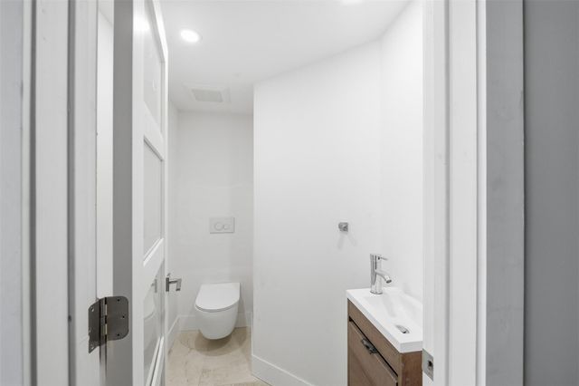 1706 NE 28th Drive, Wilton Manors, FL 33334