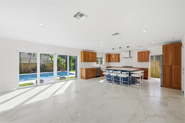 1706 NE 28th Drive, Wilton Manors, FL 33334