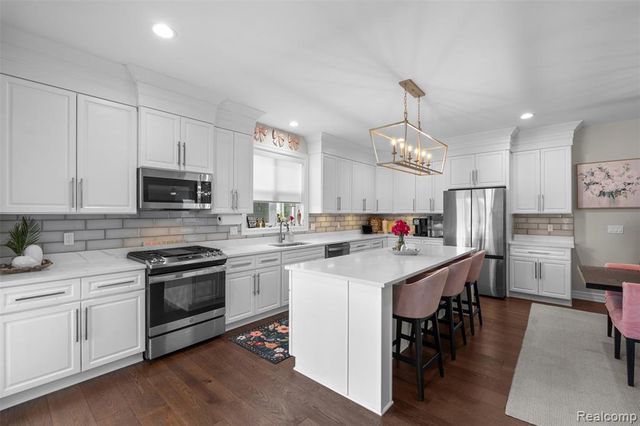 19433 Rachael Drive, Macomb, MI 48042