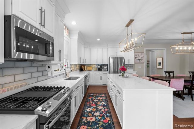19433 Rachael Drive, Macomb, MI 48042