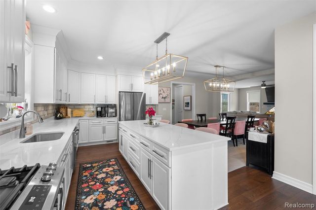 19433 Rachael Drive, Macomb, MI 48042