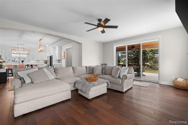 19433 Rachael Drive, Macomb, MI 48042