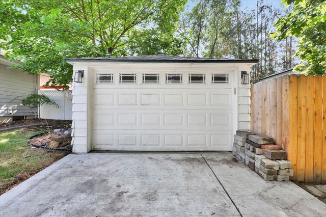 3039 W Litchfield Pl, Spokane, WA 99205