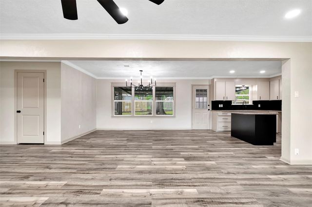 1914 Monroe Drive, Pasadena, TX 77502