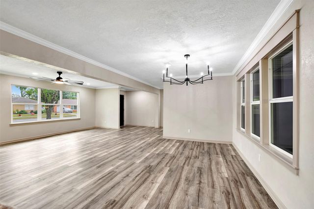 1914 Monroe Drive, Pasadena, TX 77502