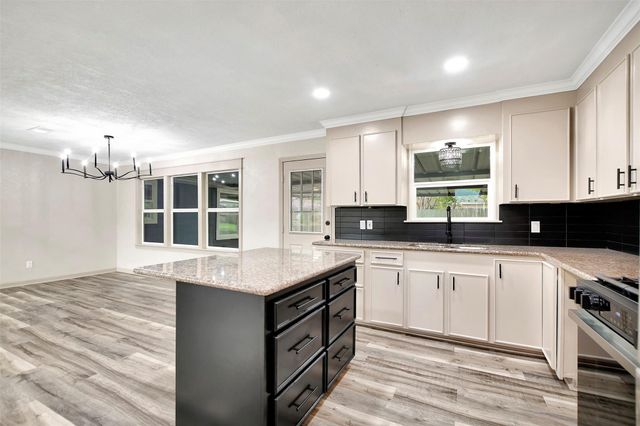 1914 Monroe Drive, Pasadena, TX 77502