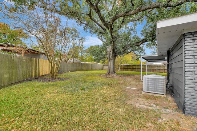 1914 Monroe Drive, Pasadena, TX 77502