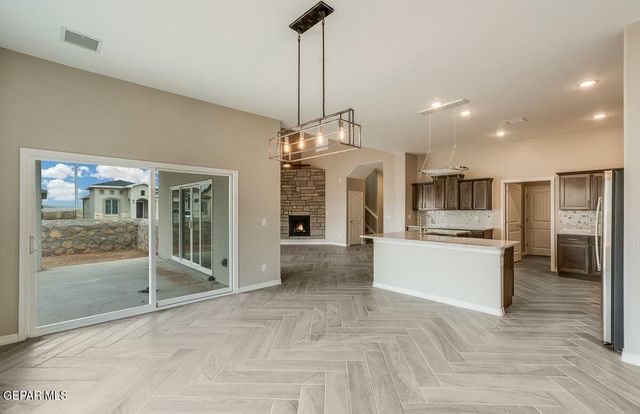 3841 Bubble Place, El Paso, TX 79938