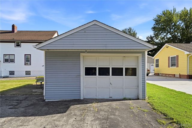 4810 Bay View Road, Hamburg, NY 14075