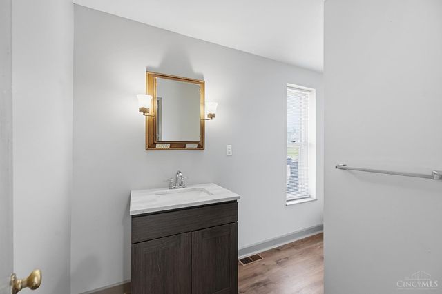 1011 McPherson, Cincinnati, OH 45205