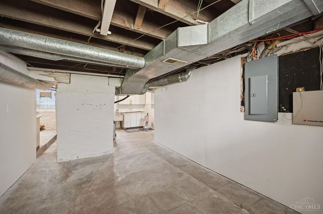 1011 McPherson, Cincinnati, OH 45205