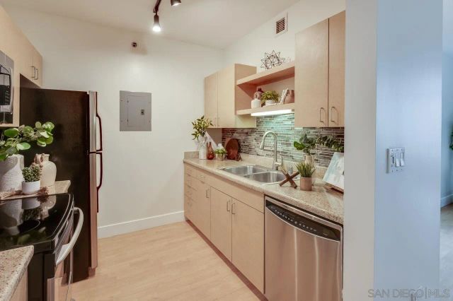 425 W Beech St 1353, San Diego, CA 92101