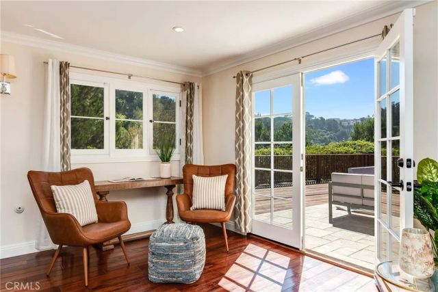 1135 N Norman Place, Los Angeles, CA 90049