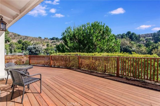 1135 N Norman Place, Los Angeles, CA 90049