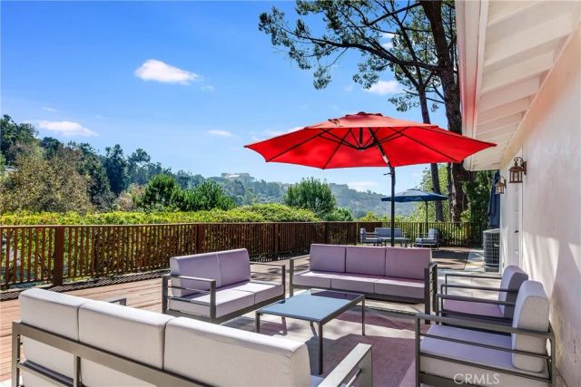 1135 N Norman Place, Los Angeles, CA 90049