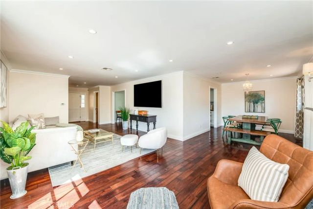 1135 N Norman Place, Los Angeles, CA 90049